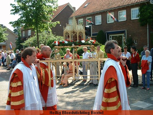 Het schrijn met de Heilige Bloeddoek